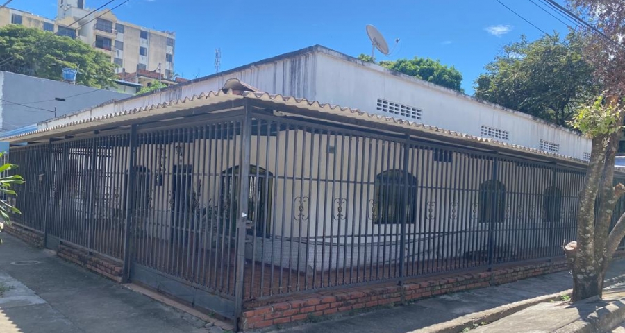 Cra 21 # 5 B–06 Calixto
